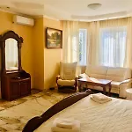 Red Stone Hotel