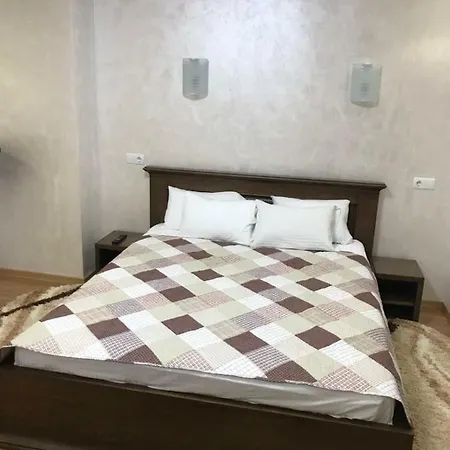 Red Stone Hotel 3*